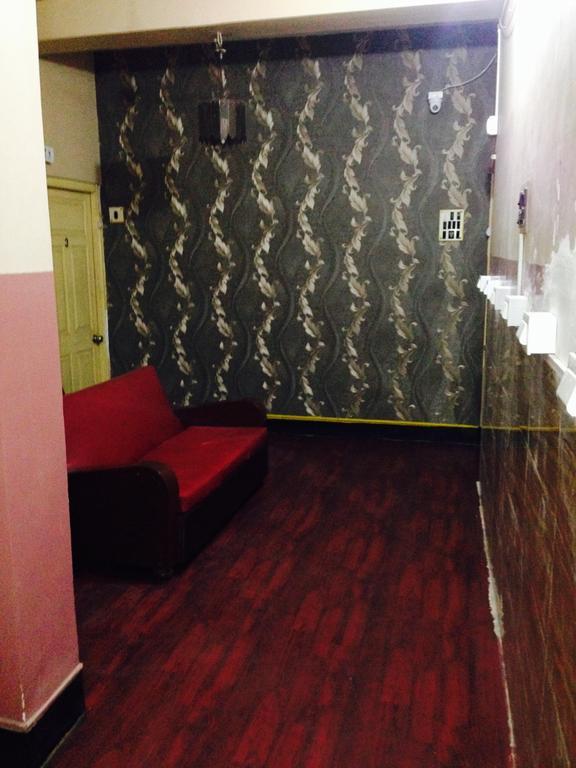 Hostel Bengal -100m From Park Circus 7 Point *